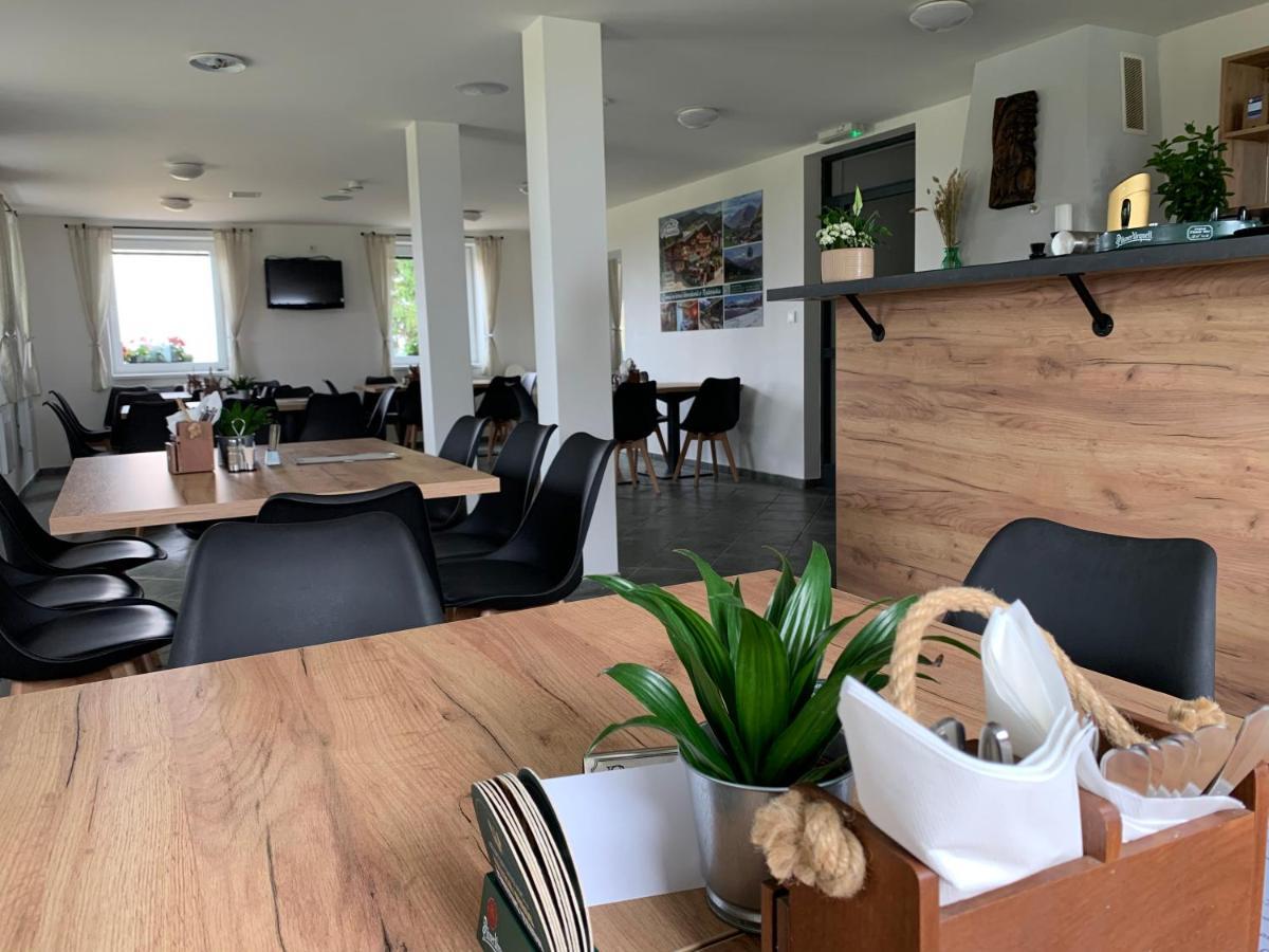 Restaurace A Penzion Gansberg Cotkytle Buitenkant foto